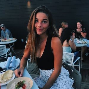 Meet your Posher, Kayla